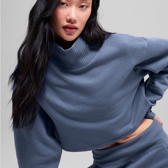 ALO Yoga Cropped Serenity Coverup in Bluestone Size L - Picture 4 of 14